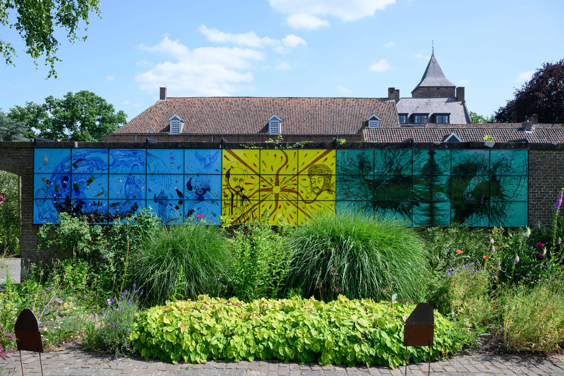 Ontsteek Een Lichtend Vuur Dat Nooit Meer Dooft. Tom Heerschop