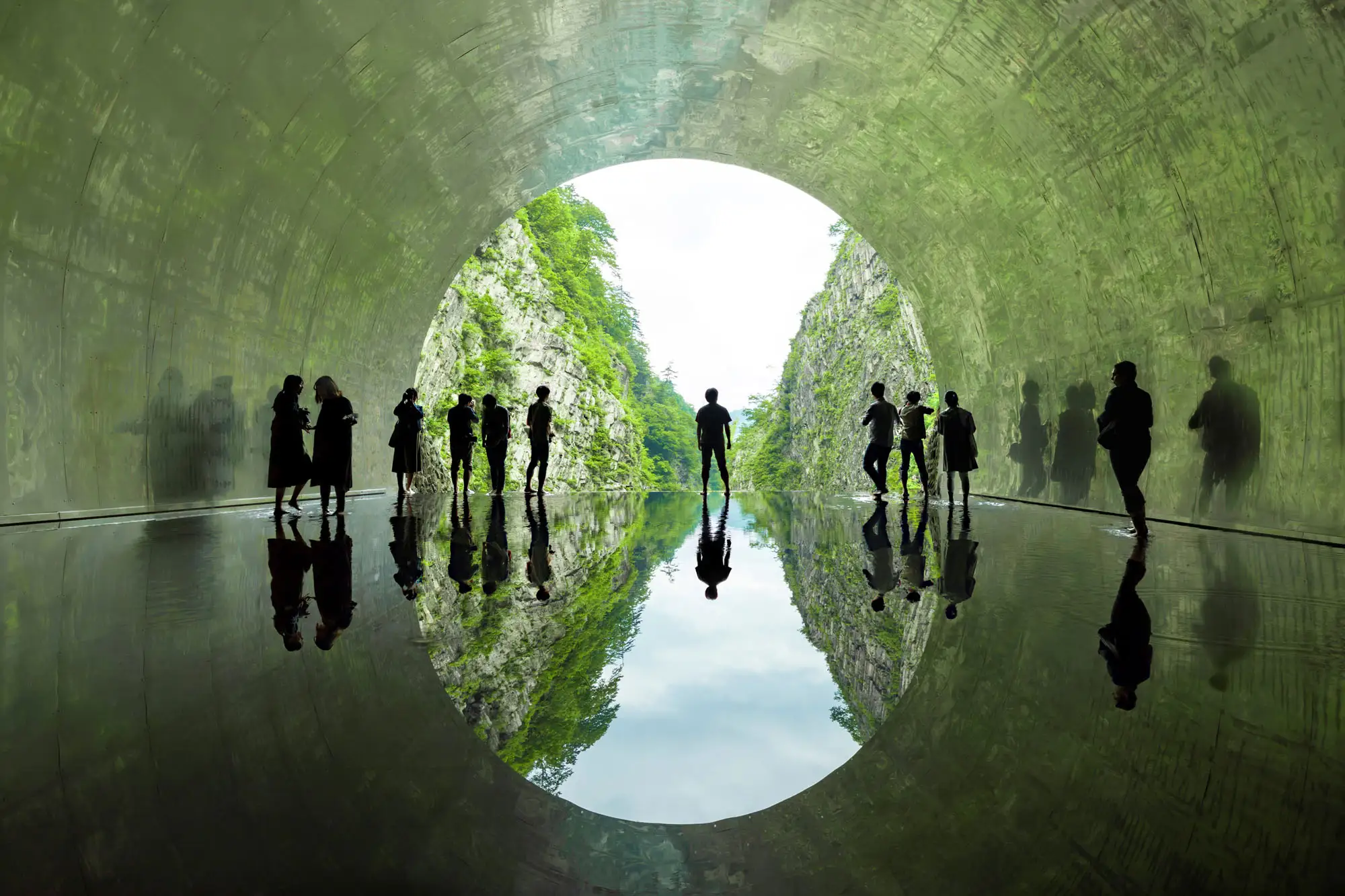 Tunnel of Light, Echigo Tsumari, Light Cave, by Osamu Nakamura (Ma Yansong. Architectuur en emotie)