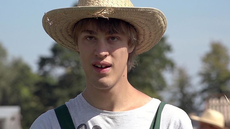 Een jaar op Overkempe, portret bewoner met hoed