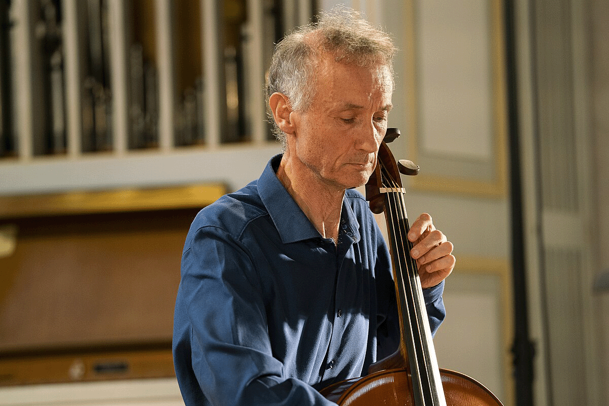 Cellist Bruno Cocset