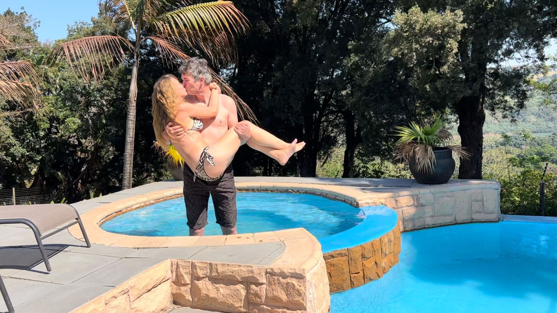 Update Sven Tamara Zwembad