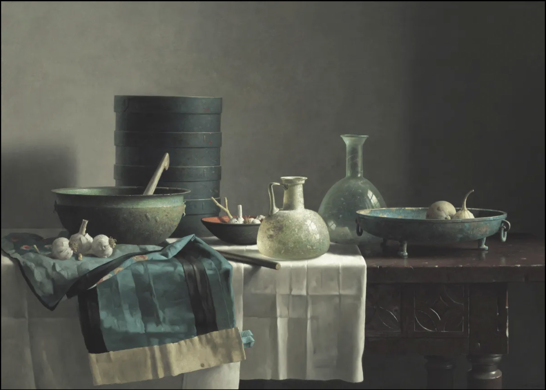  Romeins glas en Chinese rok op Spaanse tafel (Henk Helmantel, 2001), foto Art Revisited