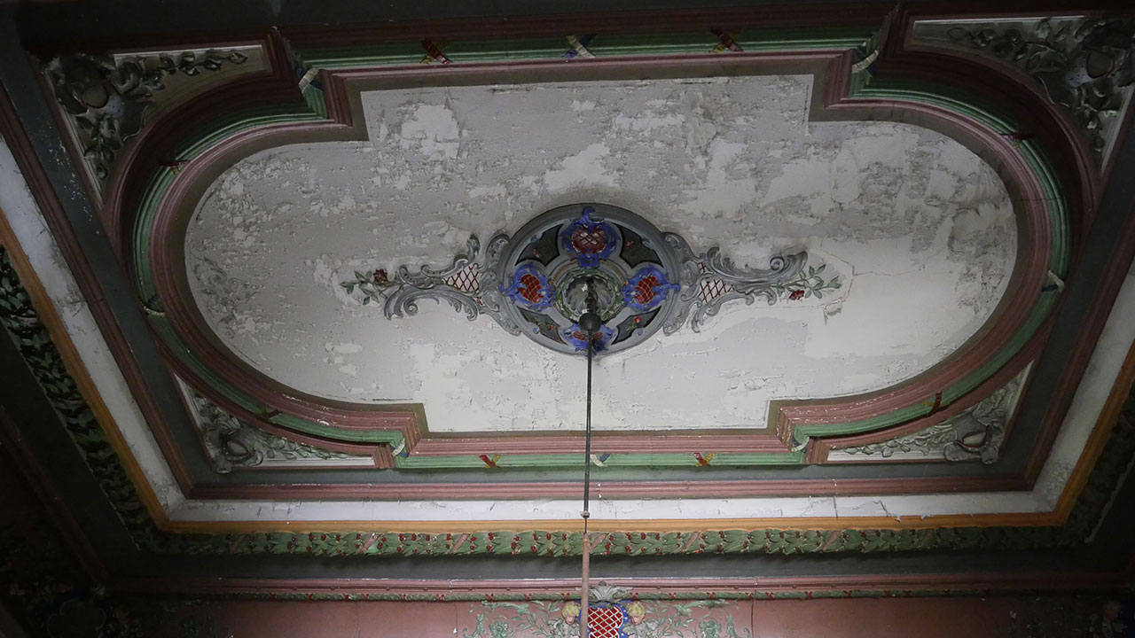 Plafond binnen in het station