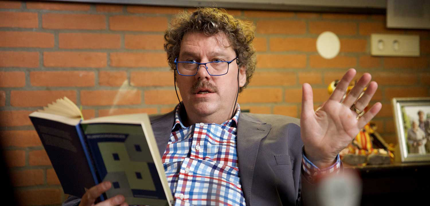 Directeur Anton uit De Luizenmoeder