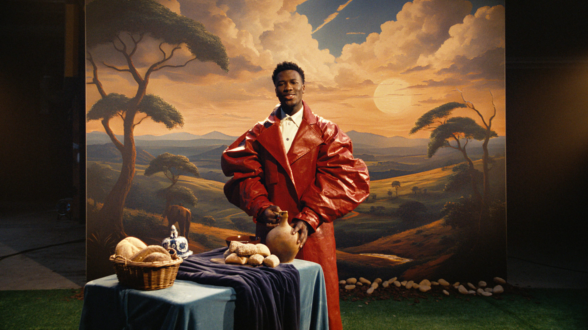 Dit is de videoclip van ‘C’est La Vie’ – Claude’s Songfestivalnummer