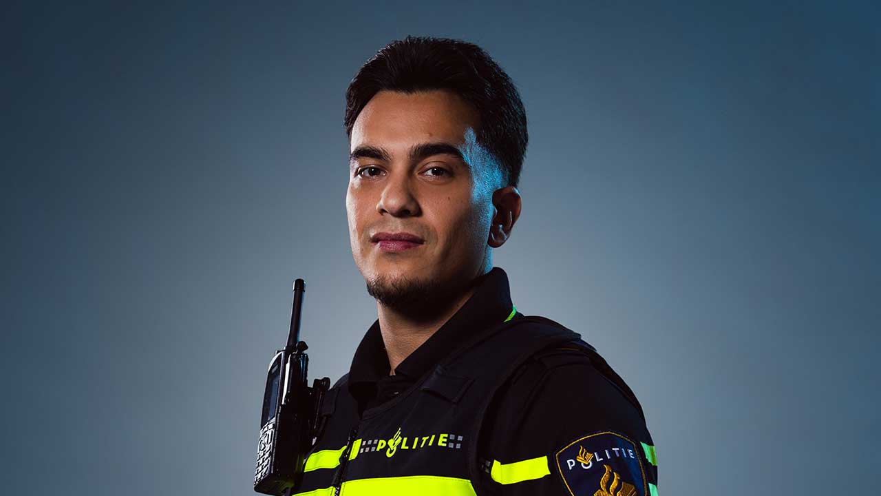 Gideon is agent in Blauw