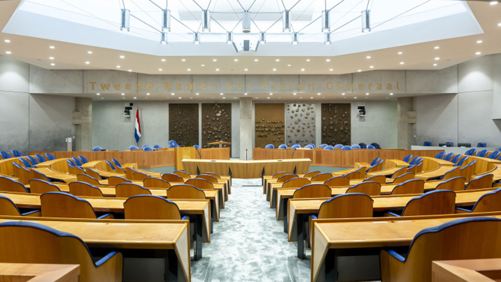 Ondertussen Aan De Hofvijver Tweede Kamer