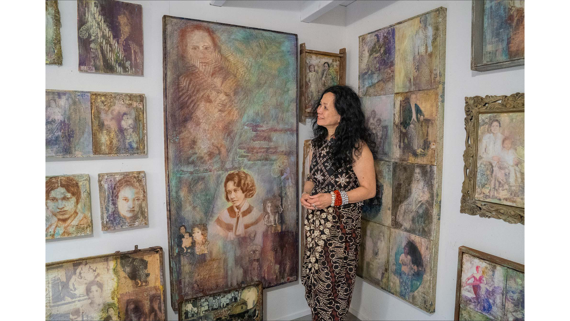 Kunstenaar Shelly Lapré Met Kunstwerk Alima