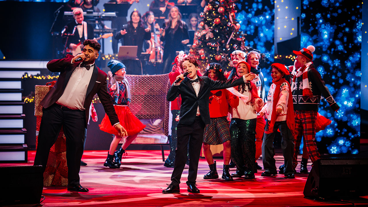 Ammar en Sebastian zingen Let it Snow