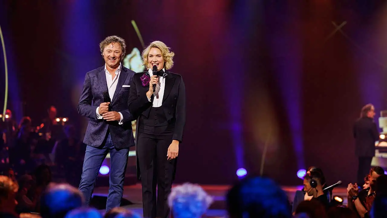Frits Sissing en Marlijn Weerdenburg presenteren Musical Awards the Kick off 2025