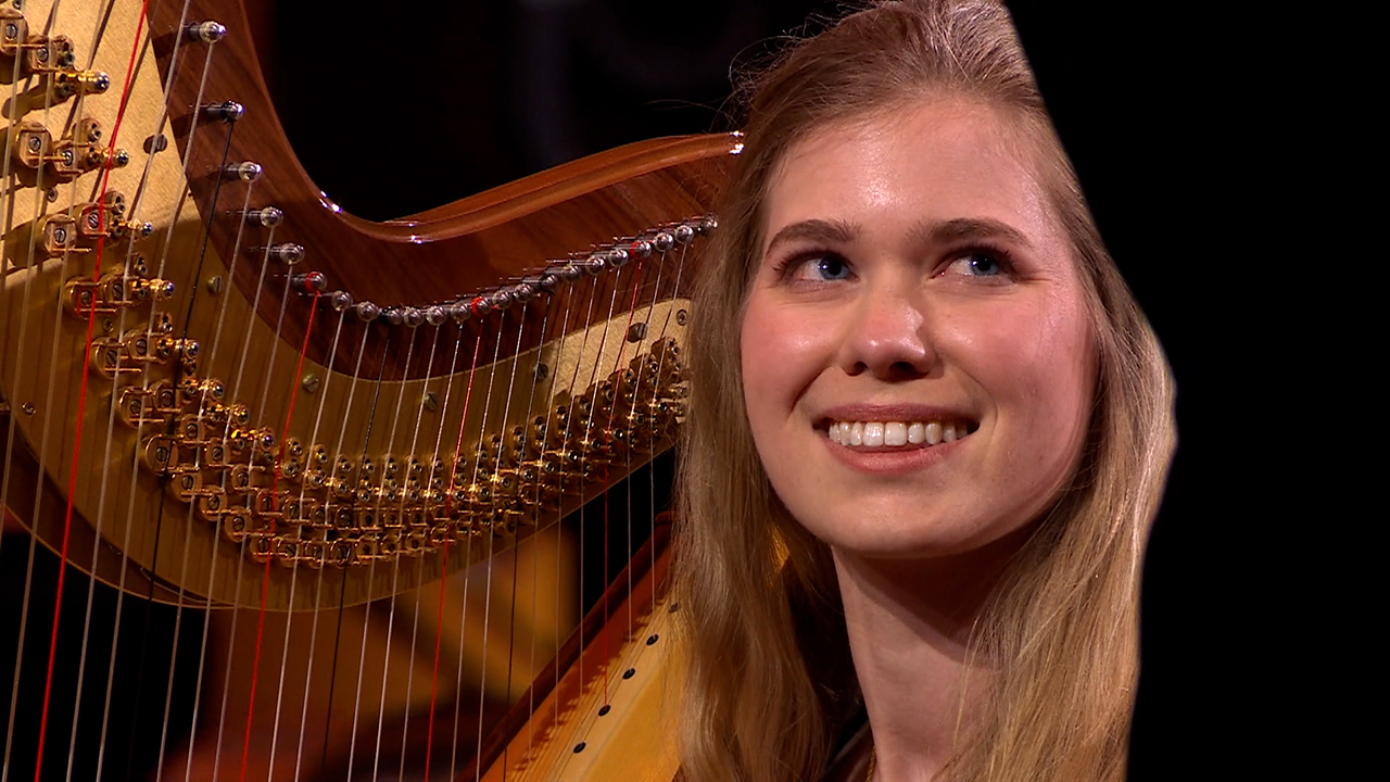 Harpist Michelle Sweegers