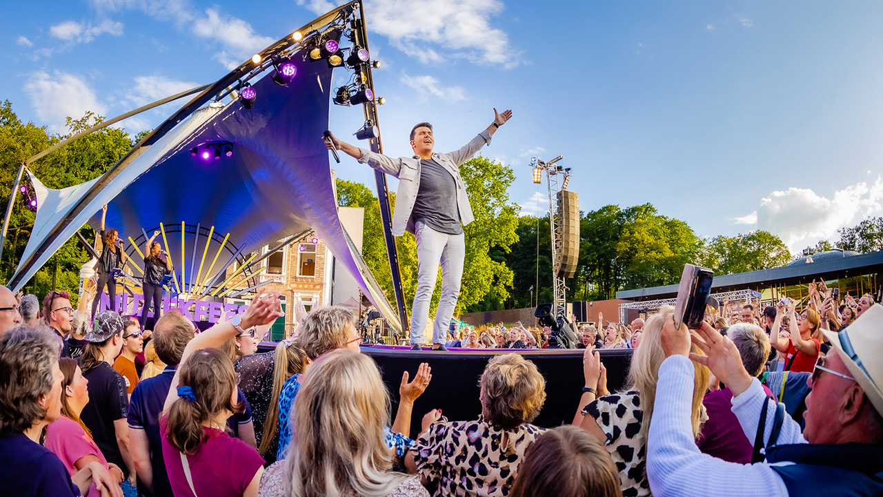 Muziekfeest op het plein in Leeuwarden