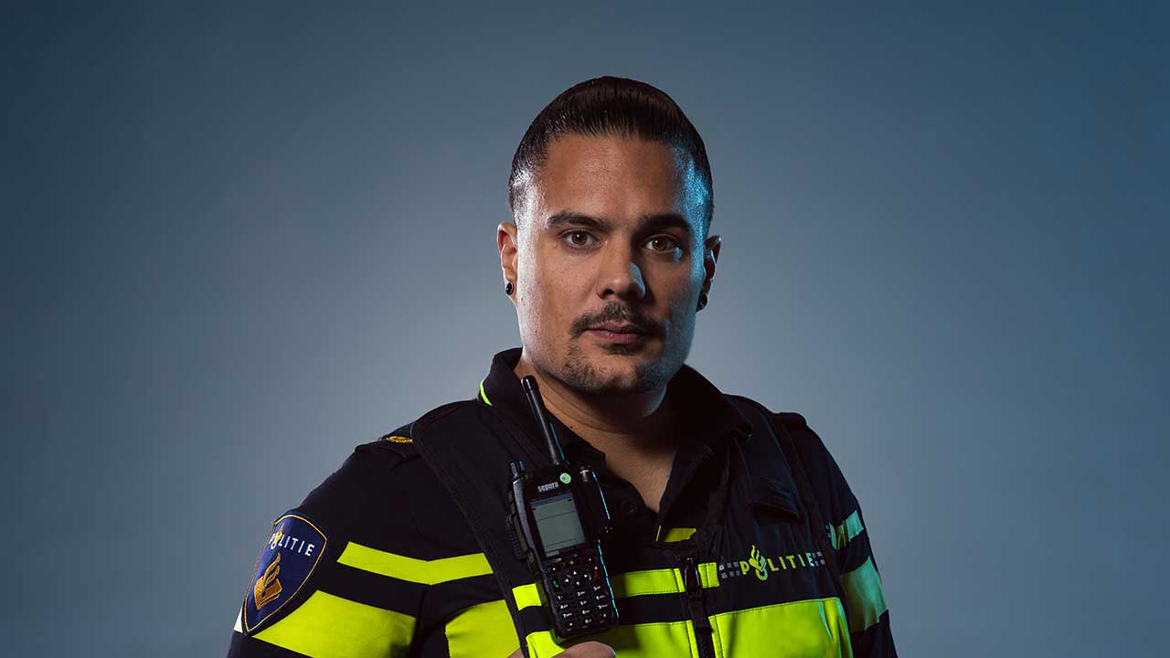 David werkt bij de noodhulp in Scheveningen